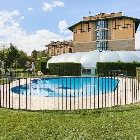 Silken De La Guardia