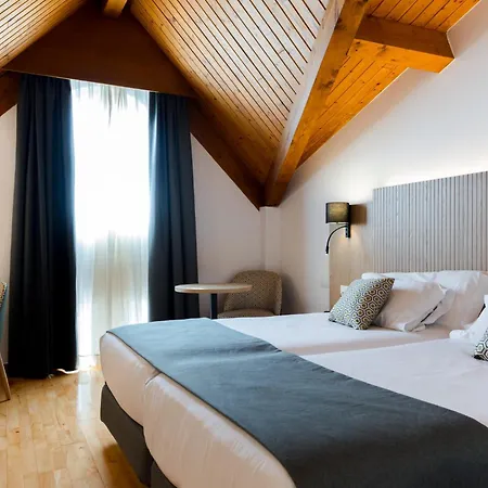 호텔 Silken De La Guardia