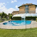 Silken De La Guardia
