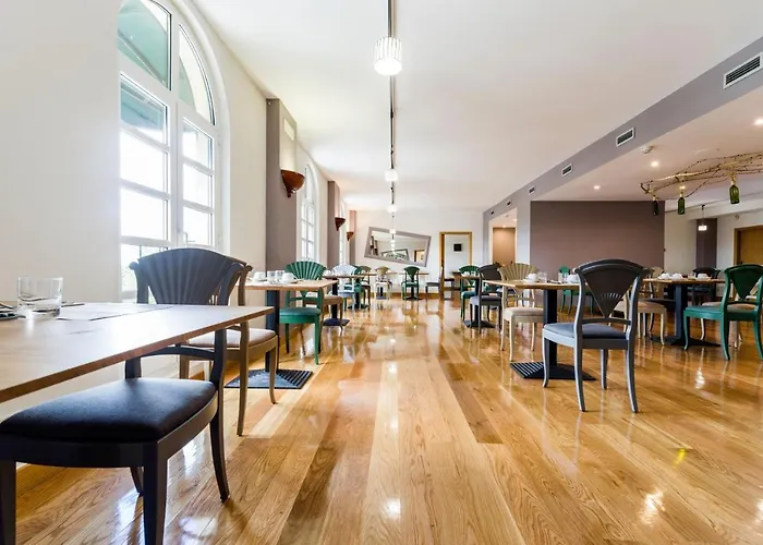 Silken De 4* La Guardia