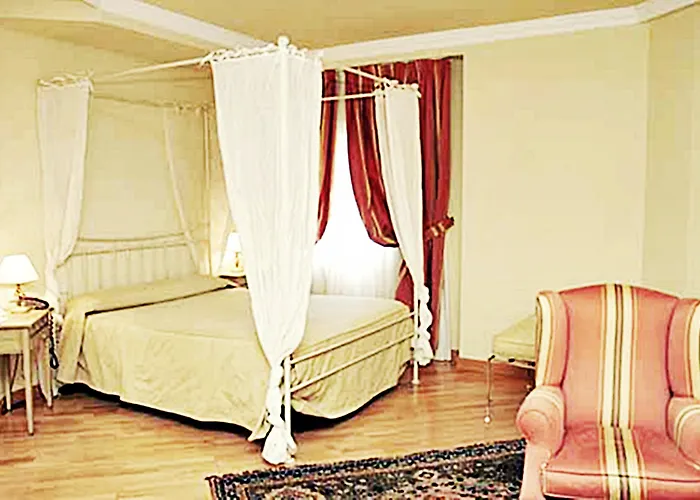 Silken De La Guardia