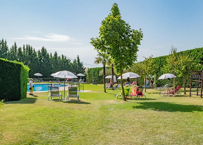 Silken De La Guardia