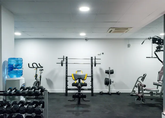 Silken De La Guardia